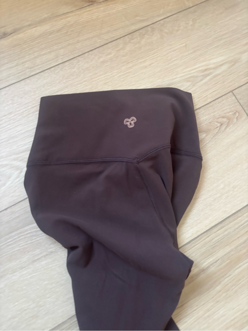 Women’s TNAction High-Waist Leggings in Dark Brown - medium